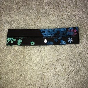 flora lululemon headband